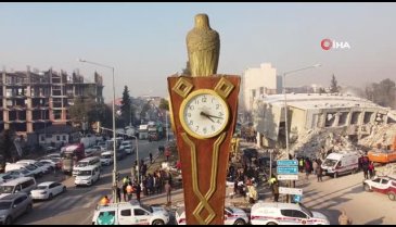 Adıyaman'da meydandaki saat ölüm saatinde takılı kaldı
