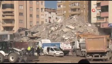 Adana'da arama kurtarma çalışmaları devam ediyor