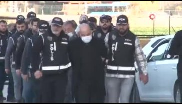 Adana'da yıkılan 13 binanın 16 müteahhit ve mühendisi gözaltına alındı