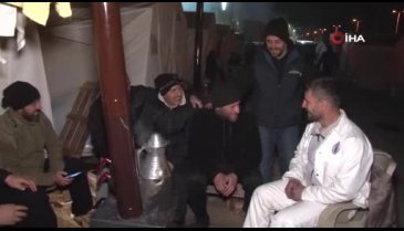 Deprem bölgesinde baba olacağının haberini aldı