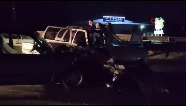 Bursa'da iki otomobil kafa kafaya çarpıştı: 6 yaralı