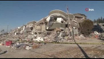 Malatya'da yıkılan Hayat Sitesi'nde kolonların kesildiği iddia edildi