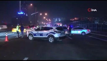 İstanbul'da otomobilden düşen kişinin iki araç üstünden geçti