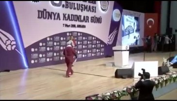 Hacer Çınar'ın Erdoğan'ı ağlatan konuşması gündem oldu