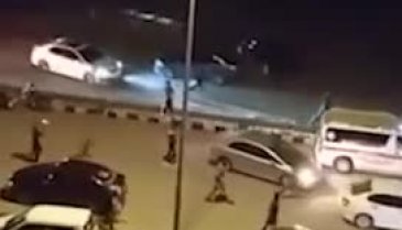 Kafesinden kaçan leopar önüne gelene saldırdı: 6 yaralı, 1 ölü