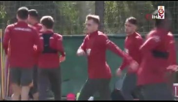 Galatasaray hazırlıklarını sürdürdü