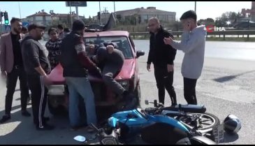 Antalya'da motor sürücüsünün bacağı kazada dizinden ters döndü