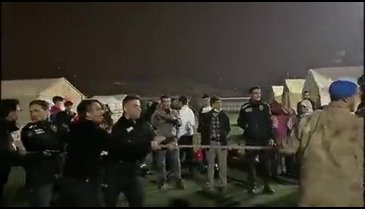 Çadır kentte halat yarışı: Komandolar ve Çevik kuvvet ekipleri yarıştı
