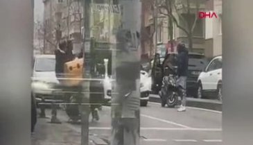 İstanbul'da tekmeli yumruklu yol kavgası