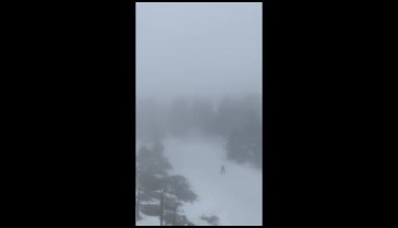 Uludağ'da kar ve sis bir arada