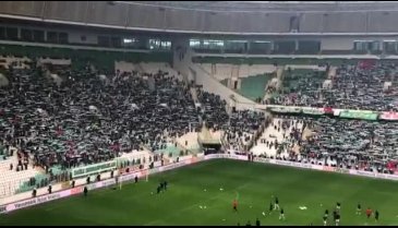 Timsah Arena'da mahşeri kalabalık kameralara böyle yansıdı