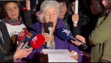 8 Mart Dünya Kadınlar Günü'nde Bursalı kadınlar sokakta-2
