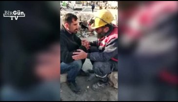 Enkazda şoke eden görüntüler! Menzilciler 'Tövbe' seansı yaptı