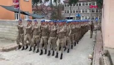 Hatay'da görevli askerler komando marşıyla kentten ayrıldı