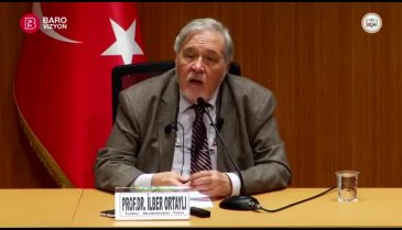 İlber Ortaylı'dan Türkçe ezan açıklaması