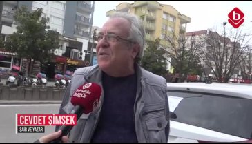 Bursalı yazar kitap satarak depremzedelere yardım yapıyor
