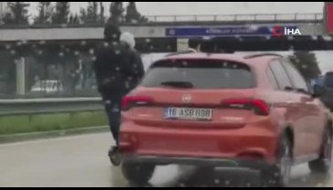 Bursa'da gençlerin tehlikeli scooter yolculuğu
