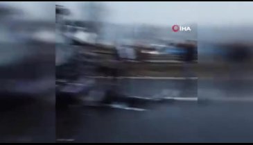 Bursa'da tırlar çarpıştı! Bir kişi yaralandı
