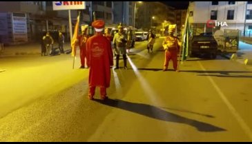 Mehteran takımı sahur için sokağa indi