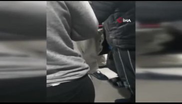Bunalıma giren genç kapıya siper oldu! Camiye giremeyen cemaat polisten yardım istedi