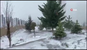 Ankara'da beklenen kar yağışı başladı