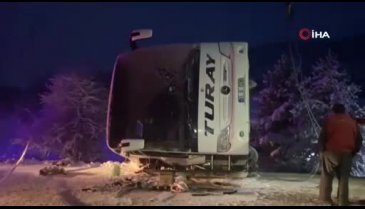 Erzincan'da yolcu otobüsü şarampole devrildi! Ölü ve yaralılar var
