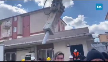 Hiranur Vakfı'nın binası İBB tarafından yıkılıyor
