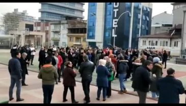 SGK çalışanları bilgisayarları kapattı haklarını istiyor