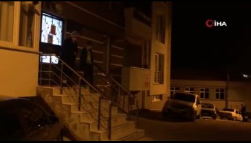 Kastamonu'da depremde panik yaşayan vatandaşlar geceyi sokakta geçiriyor