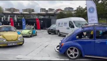 Dünya Otizmliler Günü'nde rengarenk vosvoslar Bursa şehir turunda