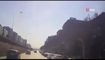 Bursa'da otobüse binmek için yola atladı!