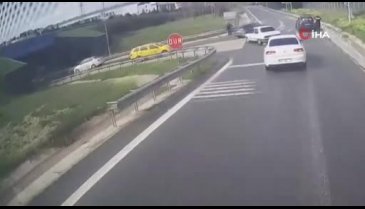 Bursa'da 'Dur' ihtarına uymadı, polise çarptı kaçtı!