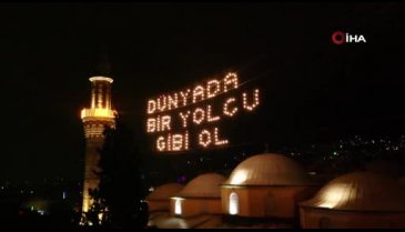 Ulu Cami'ye asılan Ramazan mahyası değiştirildi