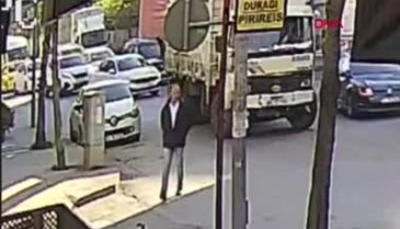 İstanbul'da freni arızalanan kamyon 6 araca çarptı!
