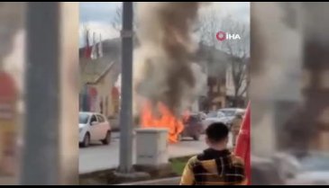 Bursa'da seyir halindeki araç alev alev yandı