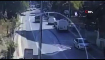 Bursa'da ramazan pidesi almak isterken, 400 bin liralık aracından oldu