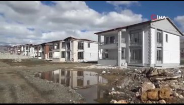 Malatya'da depremin vurduğu milyonluk 65 villa kullanılmaz hale geldi