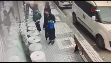 Bursa'da bir aile müşteri gibi geldi! Halıları böyle çaldı