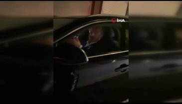 Bursa'ya sahura programına Togg ile giden Bakan Varank yoldaki gençleri arabasına aldı