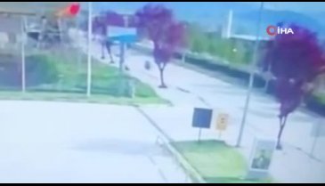 Bursa'da elektrikli bisiklete otomobil çarptı! Bir kişi yaralandı