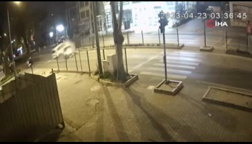 Kocaeli'nde sürücünün can verdiği feci kaza kamerada