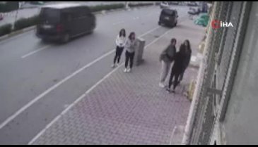 Yozgat'ta kızların tekme tokat kavgası kamerada