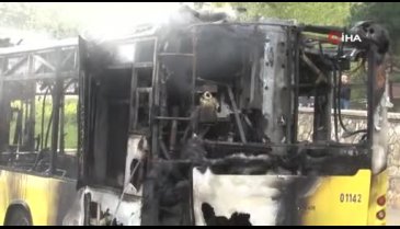 İstanbul'da park halindeki İETT otobüsünde yangın çıktı-2