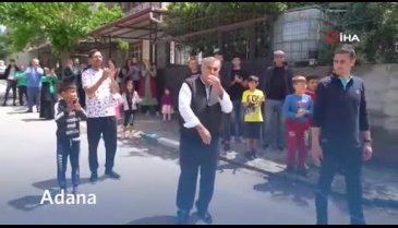 İlk şanslılara Togg'ları tırla evlerine kadar götürülüp teslim edildi