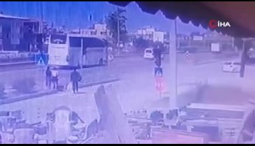 Antalya'da kaza, kaldırıma çarparak durdu: 1 yaralı