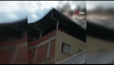 Bursa'da tarihi simit fırını yakınlarında yangın çıktı!