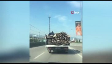 Bursa'da kendi canını hiçe saydı, odunların üstüne uzanarak böyle gitti