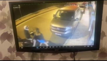 Asmin Ayçe İdil Kaya isimli genç kız yolda yürürken taciz edildi