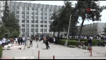 Bursa'da sağlık çalışanları Profesör Biçer'e yapılan silahlı saldırıyı kınadı