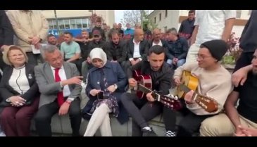 AK Partili Zengin ve CHP'li Altay'ın "Gesi Bağları" türküsüne eşlik ettiği anlar